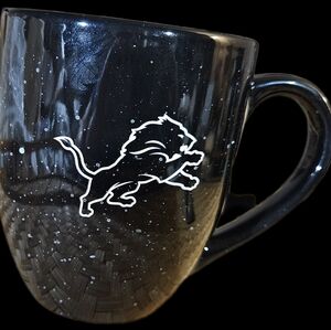 Detroit Lions Sparkle Cetamic  coffee mug.  16 Oz.  Official NFL
